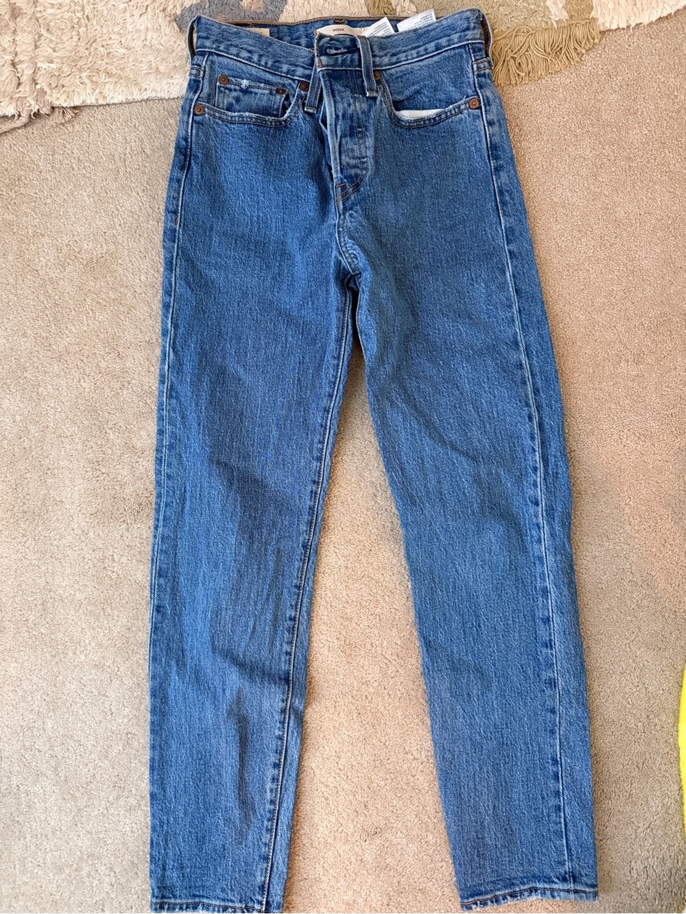 Levi’s Wedgie - Classic High-Rise Blue Denim Jeans - straight leg size 24 short
